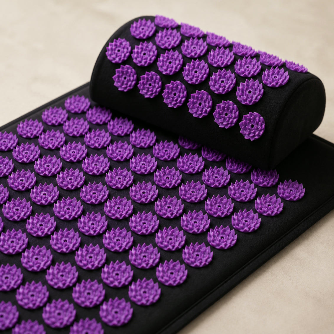 Kit tapete de acupressão roxo com almofada cervical para relaxamento